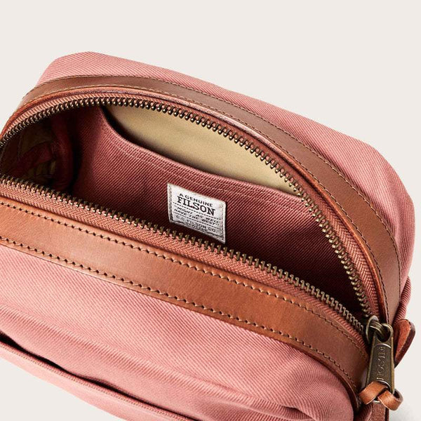 Filson Snyrtitaska - Travel Kit - Cedar Red