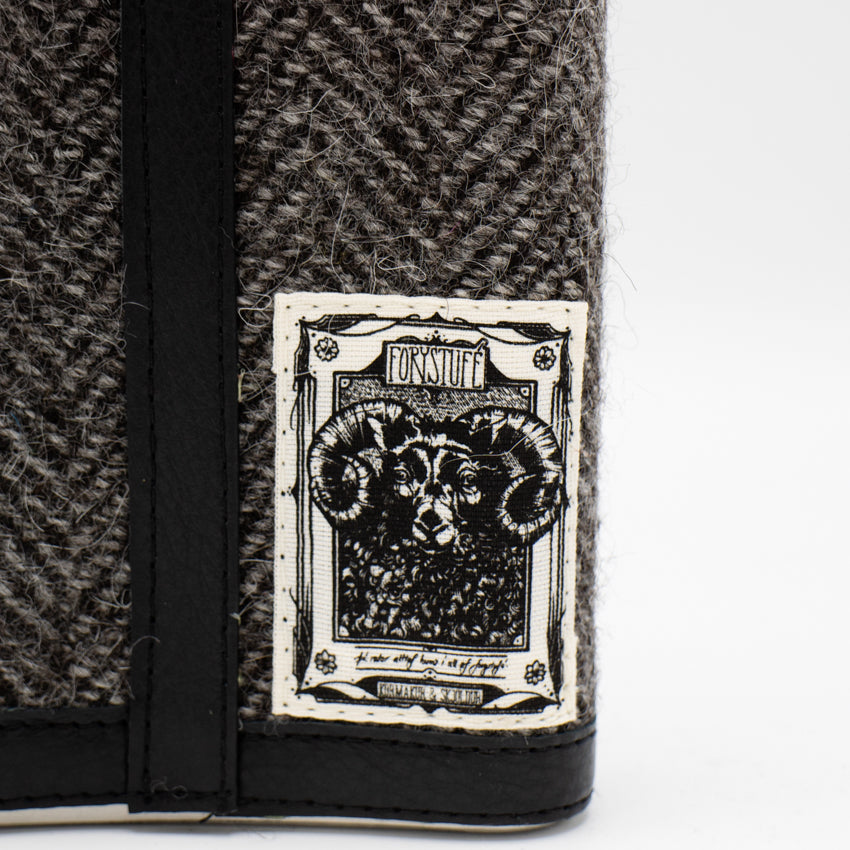 K&S Vasapeli- Icelandic Tweed Forystufé - Askur 8oz - Kormákur & Skjöldur