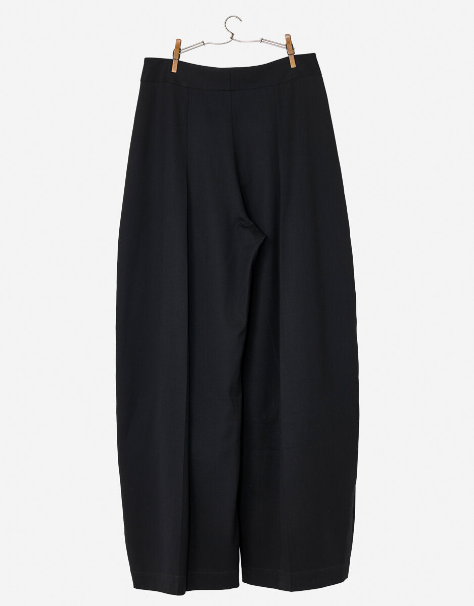 Nygardsanna  Big Pleat Trousers Black