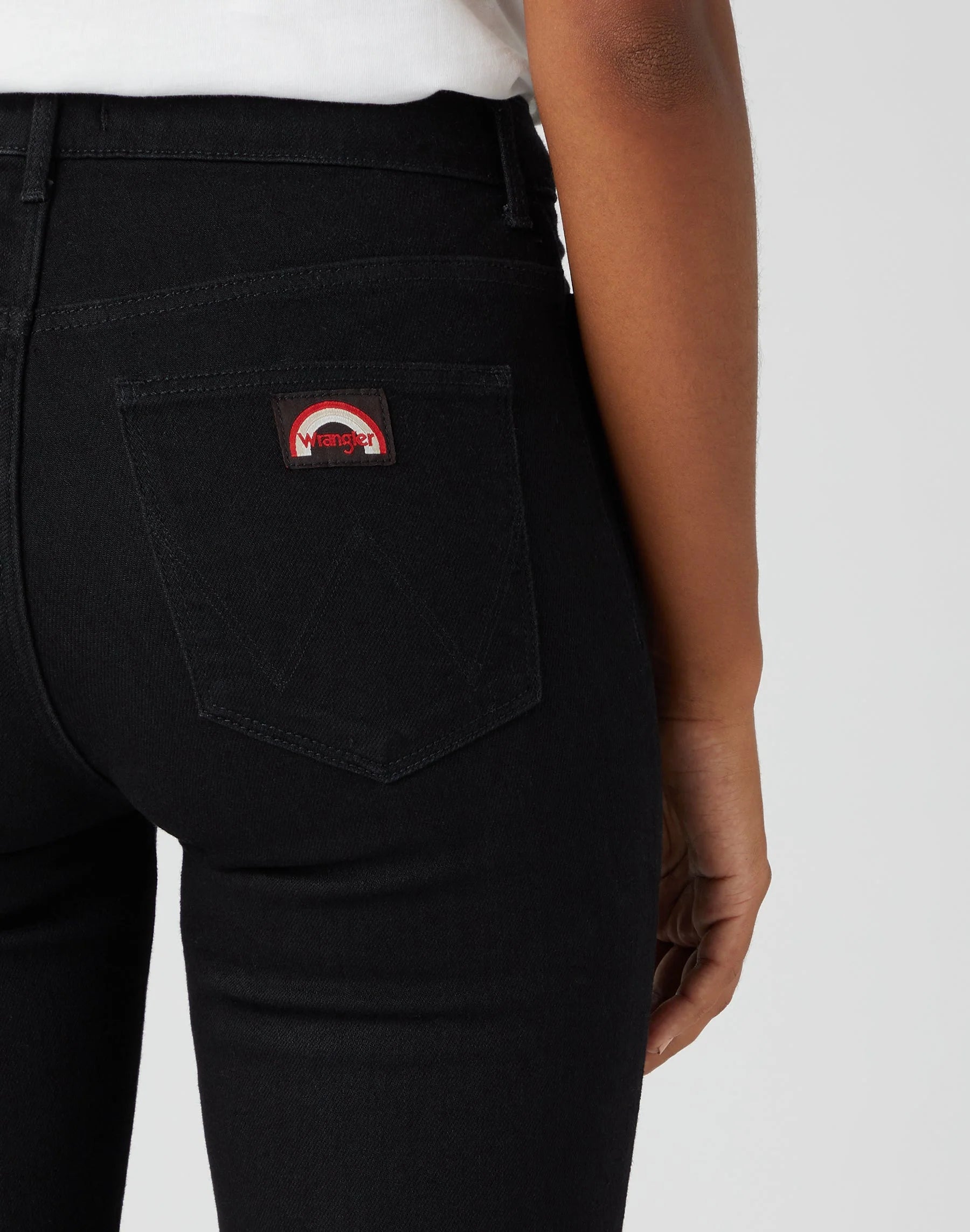 Wrangler Gallabuxur Flare Retro Black - Kormákur & Skjöldur