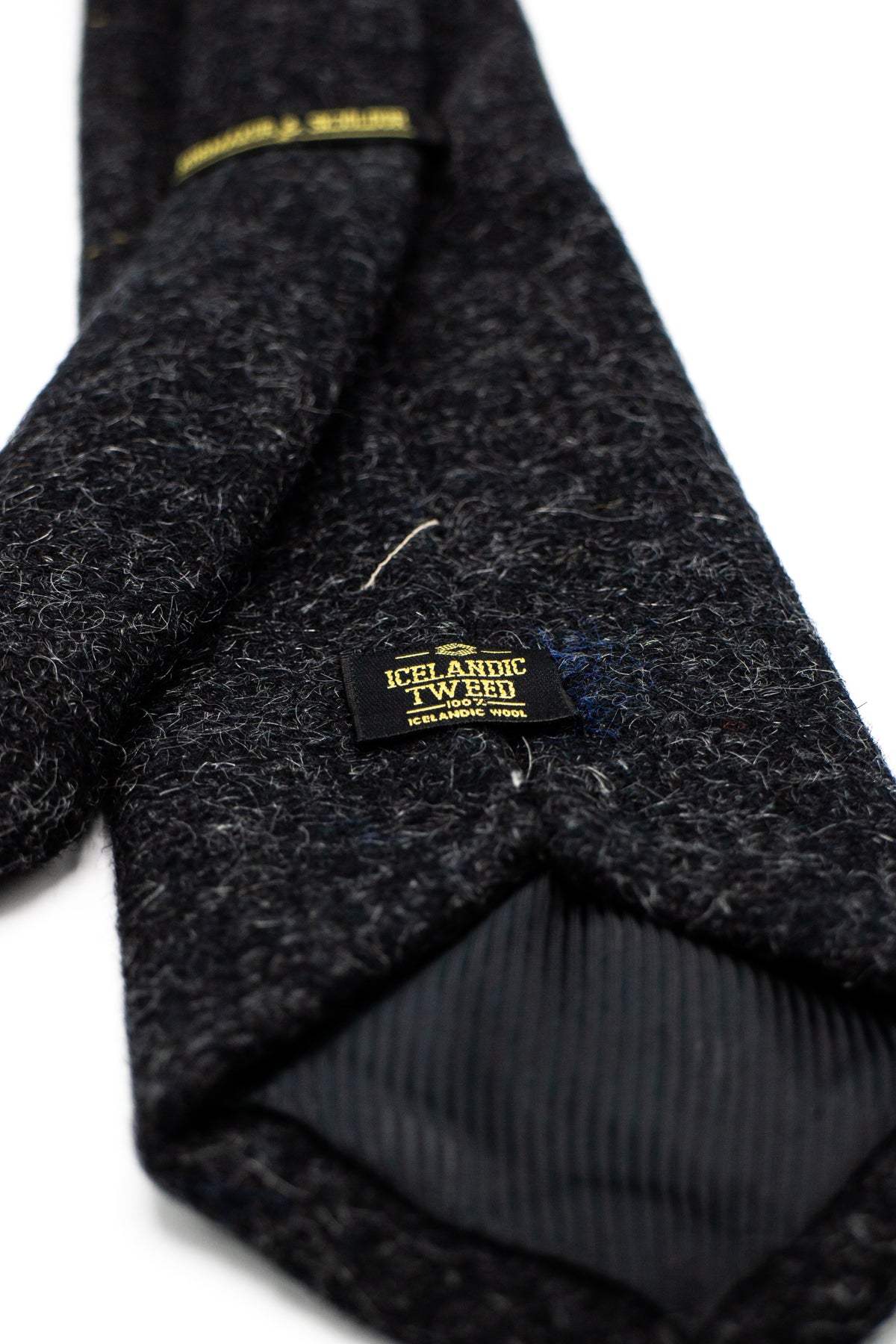 K&S Bindi - Icelandic Tweed - Svarti Sauðurinn - Kormákur & Skjöldur
