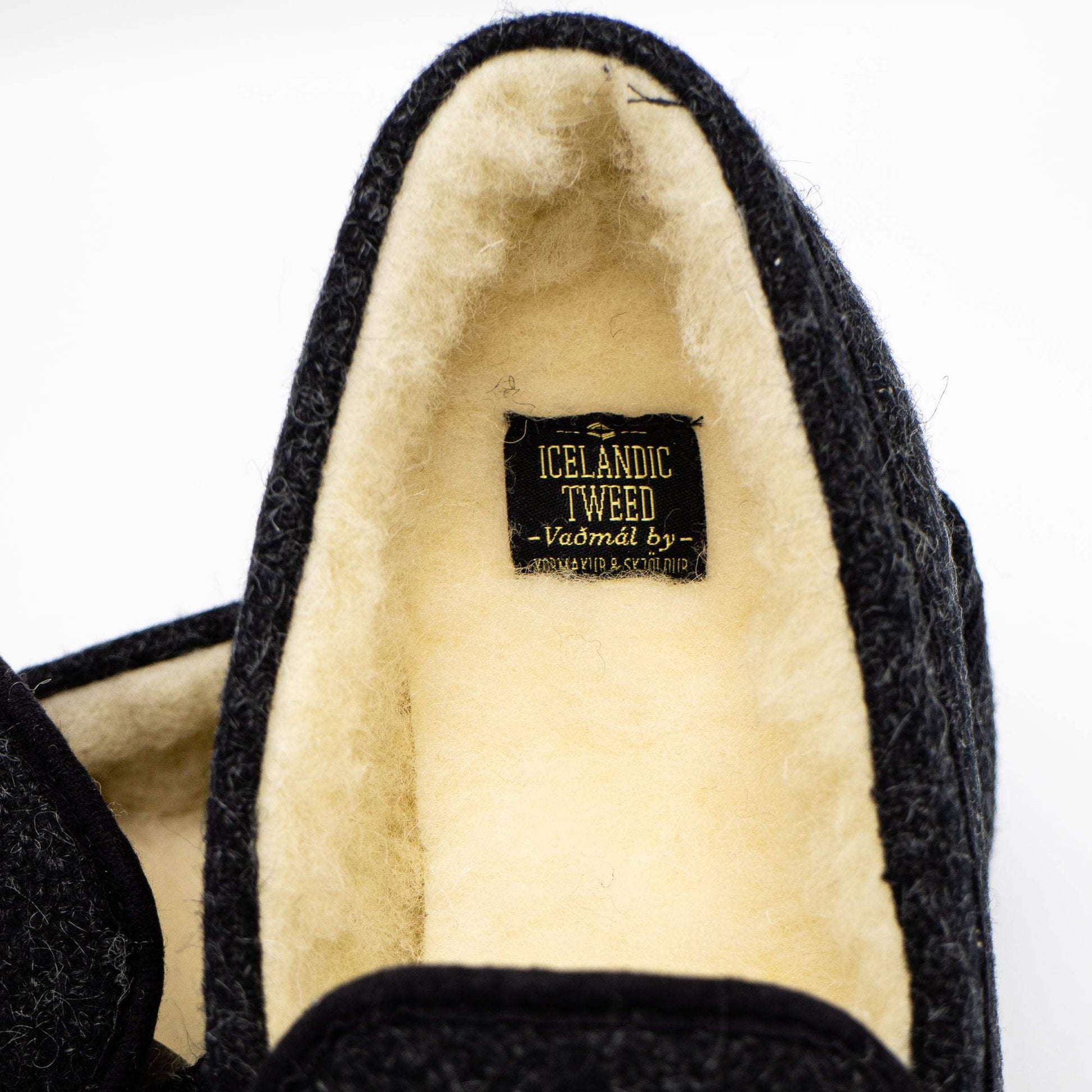 K&S Icelandic Tweed - Inniskór - Svarti Sauðurinn - Kormákur & Skjöldur